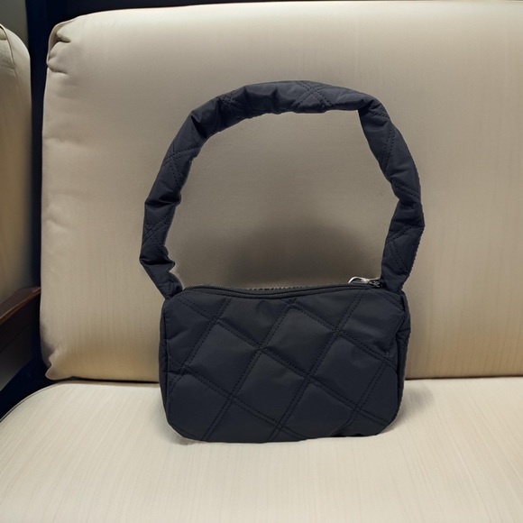 The Errands Grab & Go Quilted Nylon Handbag - Picture 2 of 7
